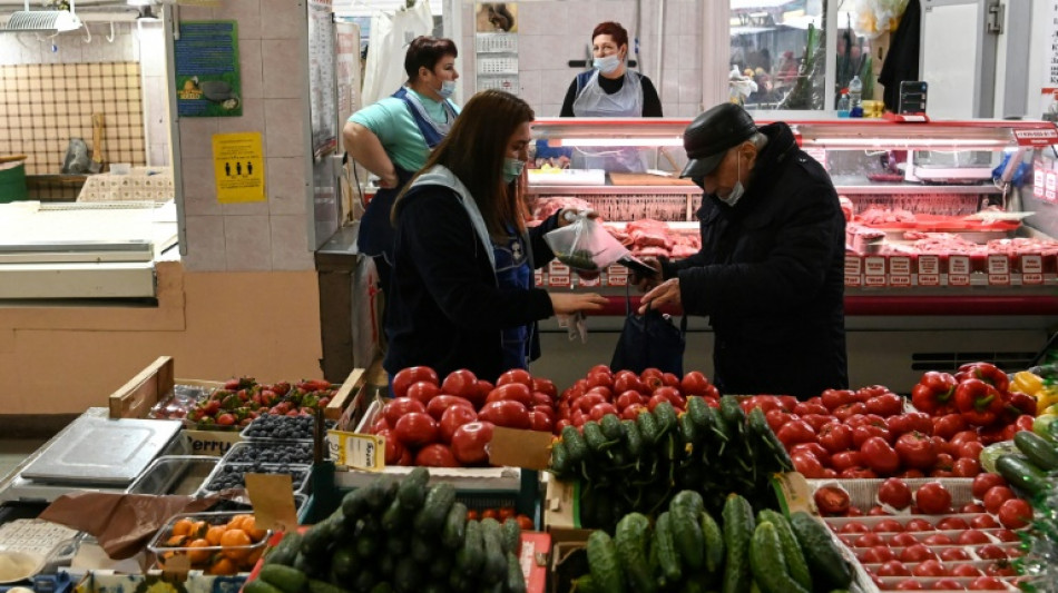 La inflaci&oacute;n y el mercado negro, posibles efectos de las sanciones en Rusia