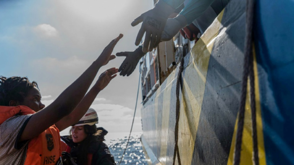 Deutsches Rettungsschiff "Rise Above" legt in Hafen in Italien an