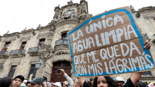 Miles protestan en M&eacute;xico por agua contaminada: "sale turbia, a veces caf&eacute;"
