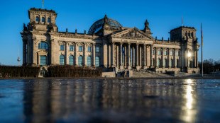 Salt war heats up in ice-glazed Berlin