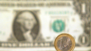 Dollaro ai minimi da 6 mesi, mercato scommette su euro a 1,2