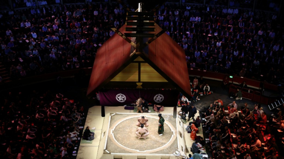 Le sumo japonais restera-t-il in&eacute;branlable face &agrave; la premi&egrave;re femme Premier ministre?