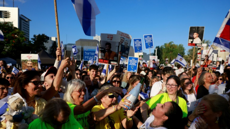 A Tel-Aviv, la place des Otages en liesse après l'annonce de libérations par les médias