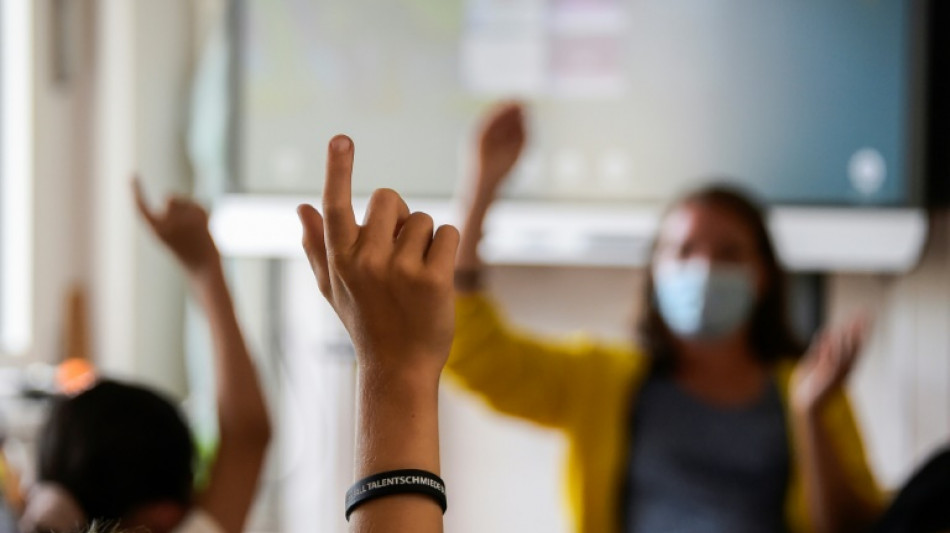 Lehrerverband: Lehrkr&auml;fte mit positivem Corona-Test sollten zu Hause bleiben