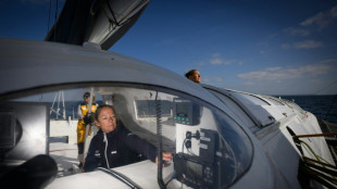 Voile: Alexia Barrier et son &eacute;quipage f&eacute;minin bouclent leur tour du monde en maxi-trimaran