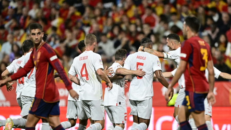 Spanien unterliegt der Schweiz - Portugal souver&auml;n 
