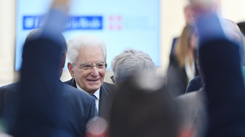 Eurispes, cala fiducia istituzioni ma sale nel Capo dello Stato