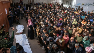 La D&eacute;fense civile de Gaza annonce que des frappes isra&eacute;liennes ont fait 12 morts