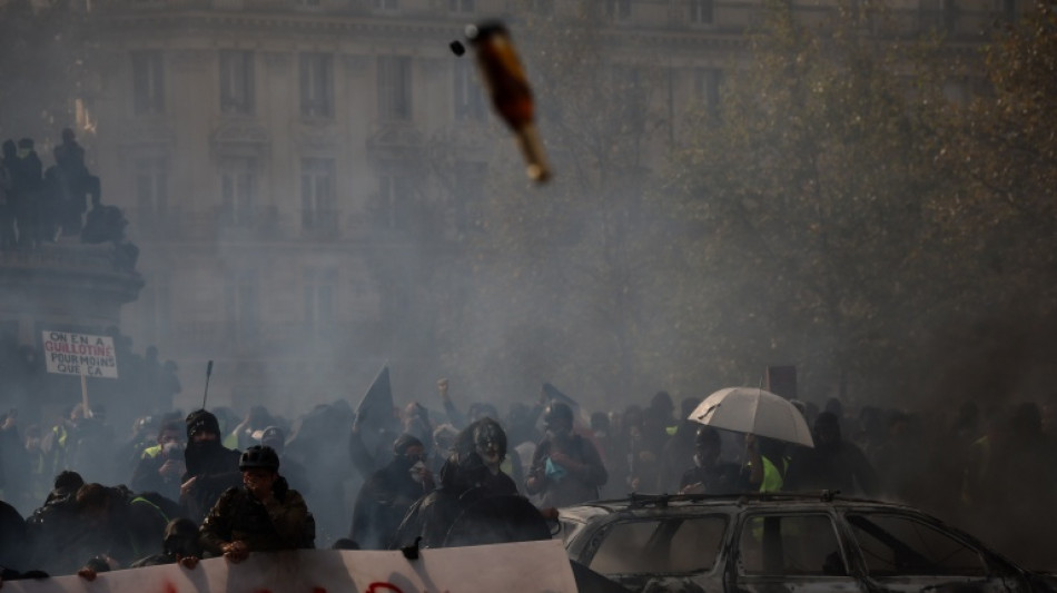 Francia eval&uacute;a los da&ntilde;os tras los disturbios "sin precedentes" en protestas contra el costo de la vida