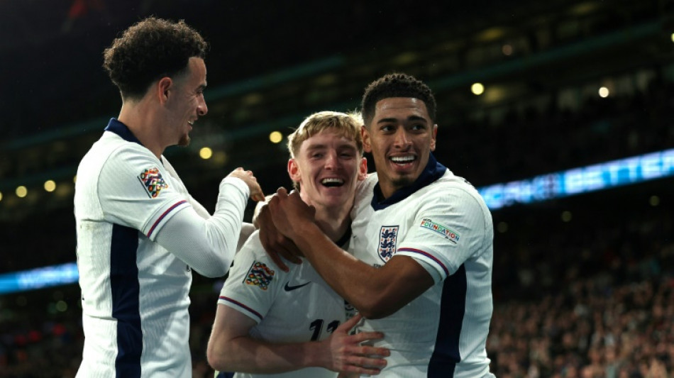 Inglaterra volta &agrave; 1&ordf; divis&atilde;o da Liga das Na&ccedil;&otilde;es, Fran&ccedil;a bate It&aacute;lia
