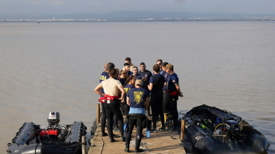 En Espagne, la recherche des victimes des inondations s'&eacute;tend aux plages et aux lagunes
