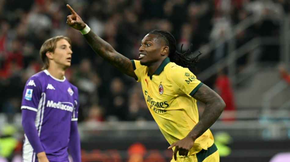 Milan vira sobre Fiorentina (2-1) e assume lideran&ccedil;a do Italiano