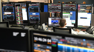 Borsa: l'Europa volatile con lente sull' Iran, risale il petrolio