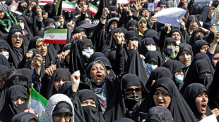 Des milliers d'Iraniens dans la rue pour d&eacute;fendre le port du voile