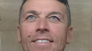 Muore davanti al figlio, fermati due giovani