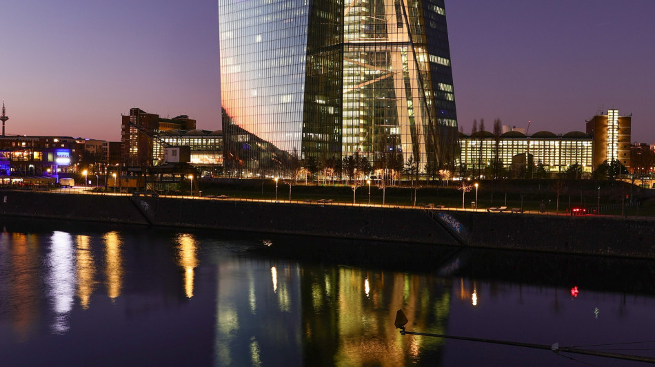 Bce, la crescita Ue continua, i mercati rivalutano Spagna e Italia