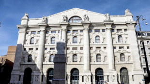 Borsa: Milano resta forte (+2,6% ) con l'Europa dopo Wall Street