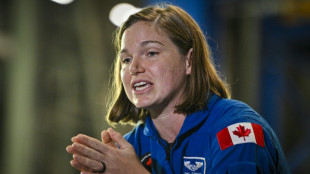 Entre rires et larmes, une journ&eacute;e historique pour l'astronaute Jenni Gibbons &agrave; Houston