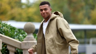 "Estou mais tranquilo em Madri" do que em Paris, admite Mbapp&eacute;