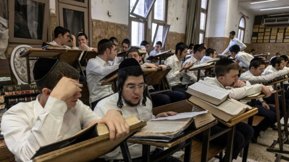 Judeus ultraortodoxos sob press&atilde;o para integrar Ex&eacute;rcito israelense