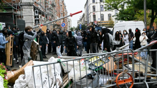 Tensions entre jeunes et policiers &agrave; Bruxelles en marge d'une manifestation contre la rigueur budg&eacute;taire