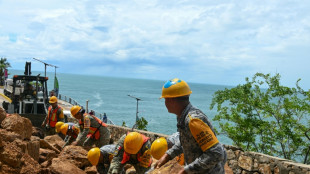 Hurricane Simon churns off Mexican coast after shift in course