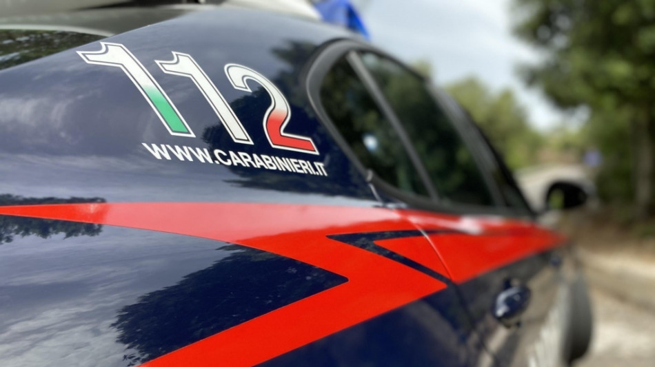 Sfregia la compagna sul viso con una coltellata, arrestato