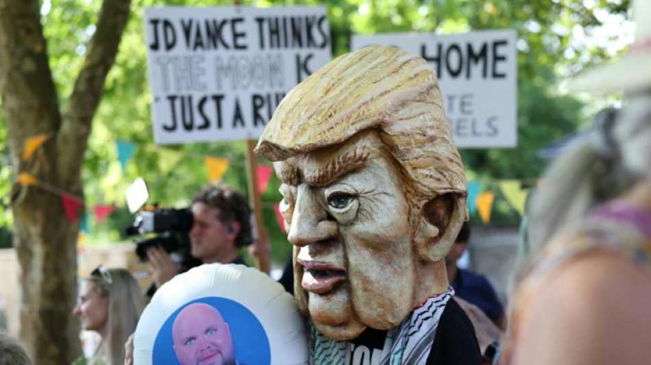 Proteste in Südwestengland gegen Urlaubsaufenthalt von US-Vizepräsident Vance