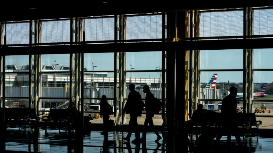 Aerol&iacute;neas de EEUU eliminan el uso obligatorio de mascarilla