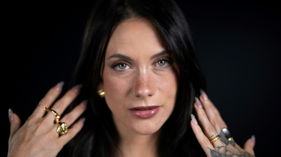 Du "cocon" d'internet aux podiums, la streameuse Maghla s'impose en figure forte du web fran&ccedil;ais