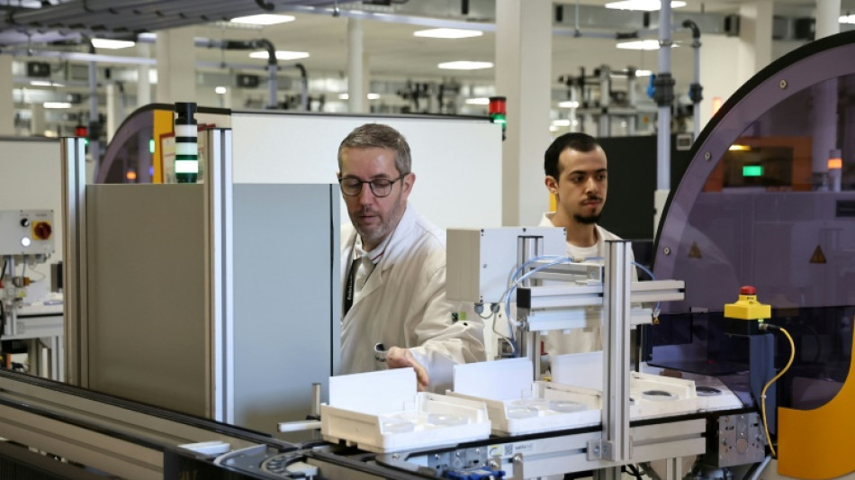 Las acciones de EssilorLuxottica caen entre cautela con las gafas de IA