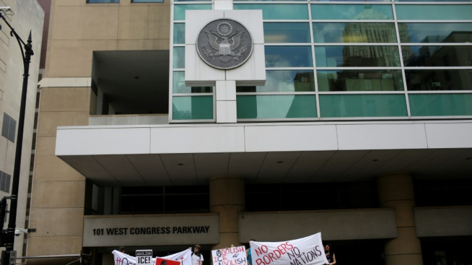 Trump pondr&aacute; en marcha arrestos masivos de migrantes indocumentados a partir del martes