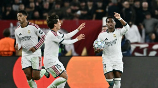 Com gol de Endrick, Real Madrid vence Roma de virada (4-3) na Champions