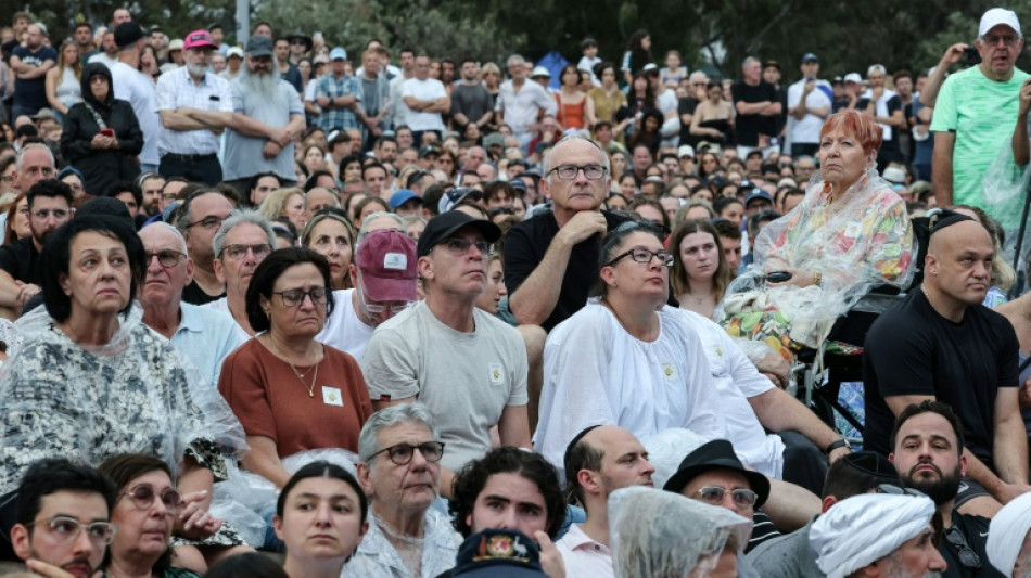 Australia guarda silencio por las v&iacute;ctimas del atentado antisemita en S&iacute;dney