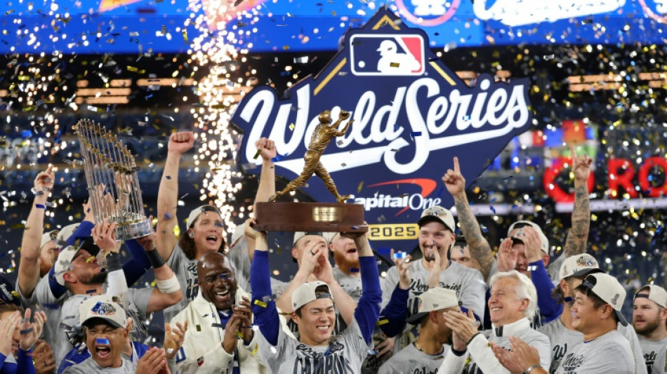 World Series de baseball: les Dodgers r&eacute;ussissent le doubl&eacute; au bout du suspense