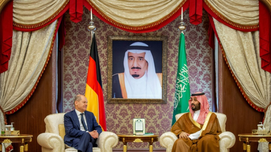 Crise de l'&eacute;nergie: Scholz en Arabie, premi&egrave;re &eacute;tape d'une tourn&eacute;e dans le Golfe
