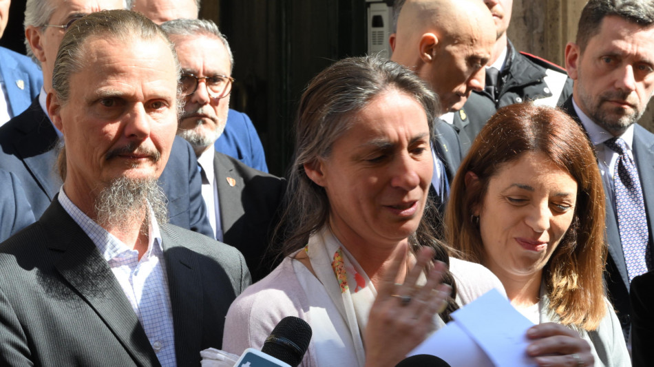 Catherine in lacrime, vogliamo tornare a essere di nuovo una famiglia