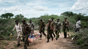 Suben a 83 las v&iacute;ctimas de secta en Kenia que promov&iacute;a ayuno extremo