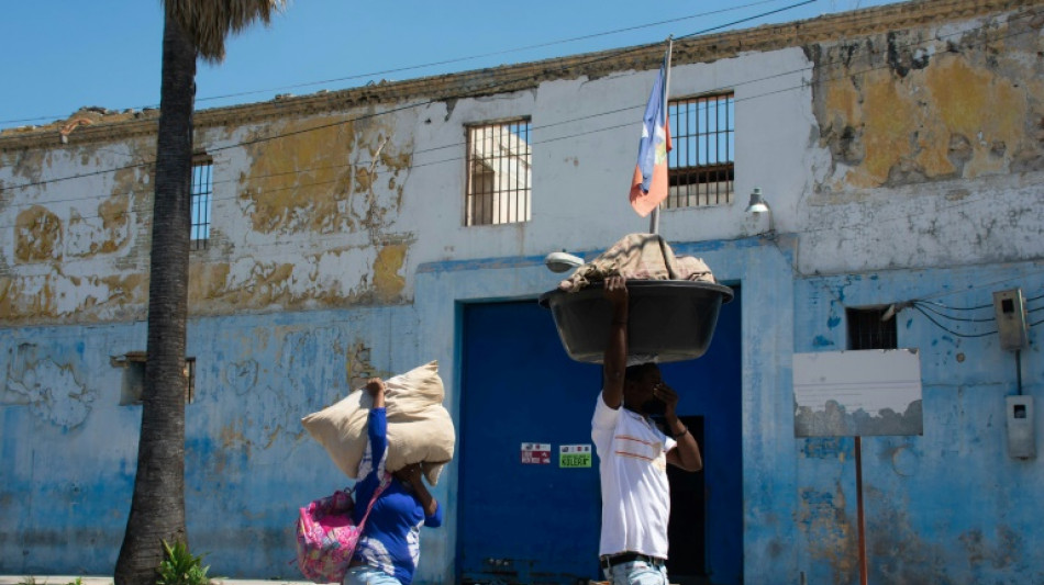 Puerto Pr&iacute;ncipe retoma algunas actividades diarias tras los ataques de pandillas
