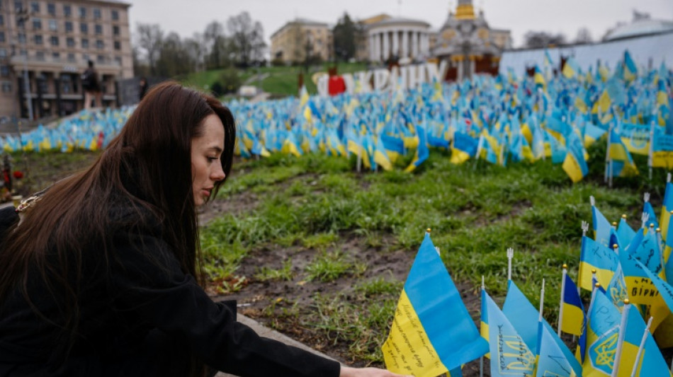 Les veuves de guerre ukrainiennes face &agrave; leur "douleur immense" et au doute