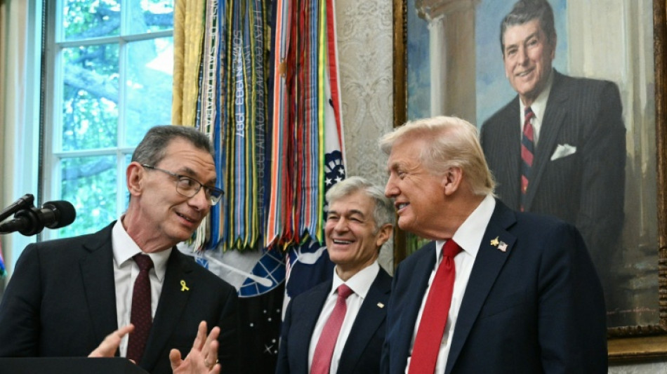 Trump annonce un accord avec Pfizer pour baisser le prix de certains m&eacute;dicaments aux Etats-Unis