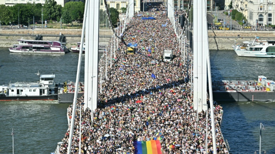 Hunderttausende Menschen trotzen Orban bei größter Pride-Parade in Ungarn