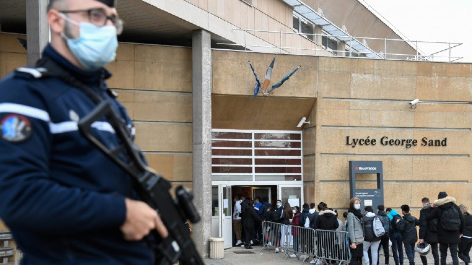 Menaces contre les lyc&eacute;es: un mineur de 17 ans interpell&eacute; dans les Hauts-de-Seine