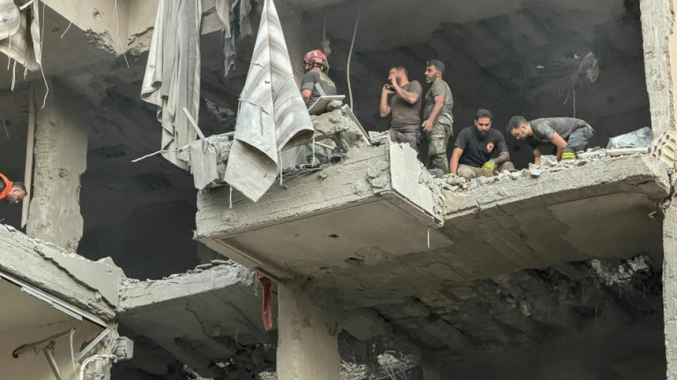 Hezbolá entierra a su jefe militar, muerto en un bombardeo israelí al sur de Beirut