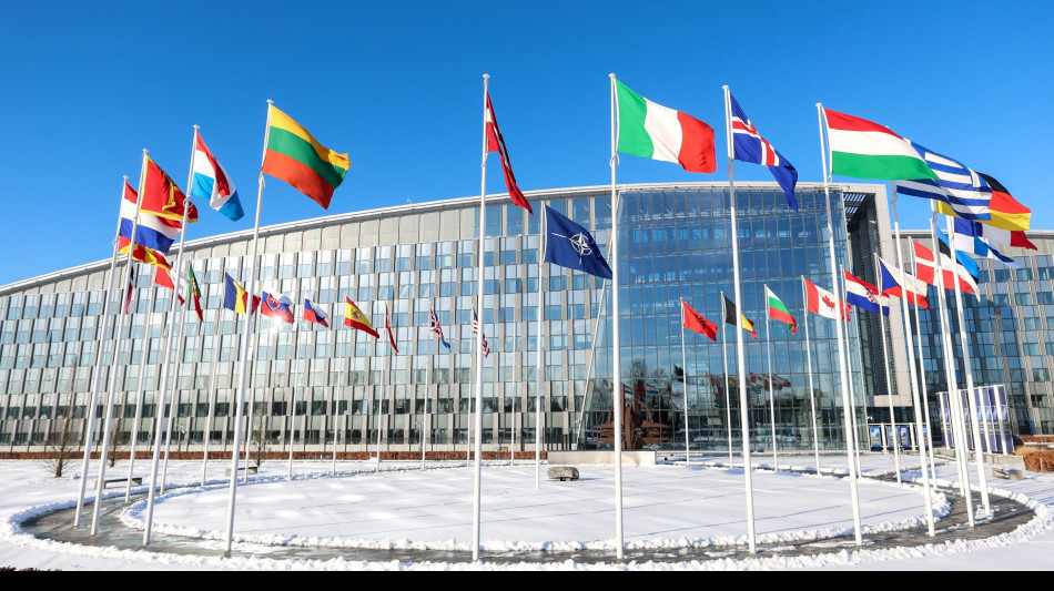 L'Italia nel 2025 al 2,01% del Pil in difesa in base alle stime Nato