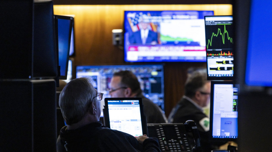 Borsa: l'Europa lima i ribassi in attesa dei dati Usa