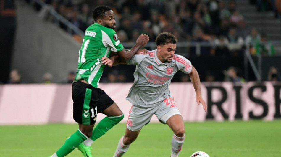 Ligue Europa: premier revers europ&eacute;en pour Lyon face au Betis S&eacute;ville