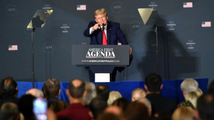 De retour &agrave; Washington, Trump joue avec l'id&eacute;e de se repr&eacute;senter en 2024