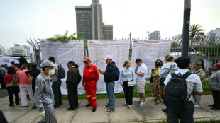 Keiko Fujimori lidera sondeos a boca de urna en convulsas presidenciales de Per&uacute;