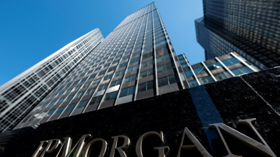 La banque JPMorgan s'entend avec des victimes de Jeffrey Epstein et &eacute;vite un proc&egrave;s